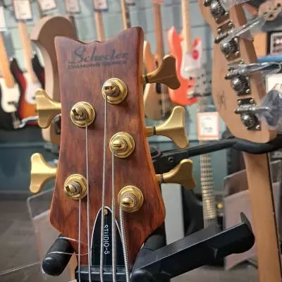 Schecter Stiletto Studio 5 Left Handed 2